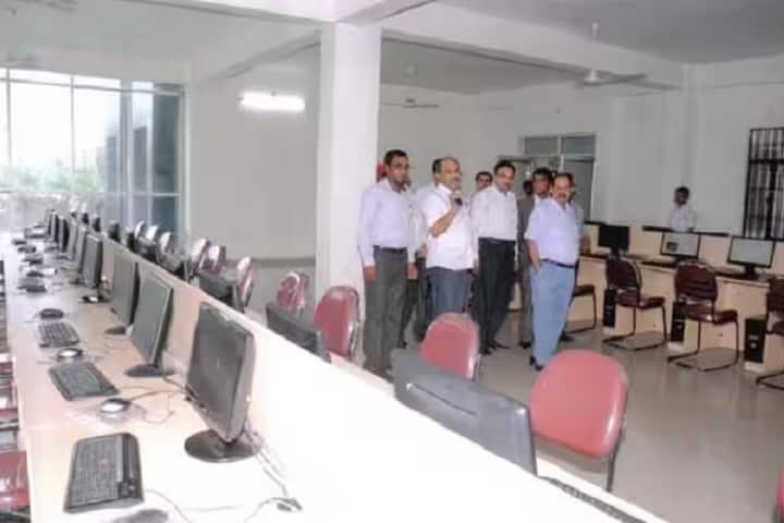Maa Vaishno Devi Educational and Law College campus in Lucknow, Uttar Pradesh, India — photo 3