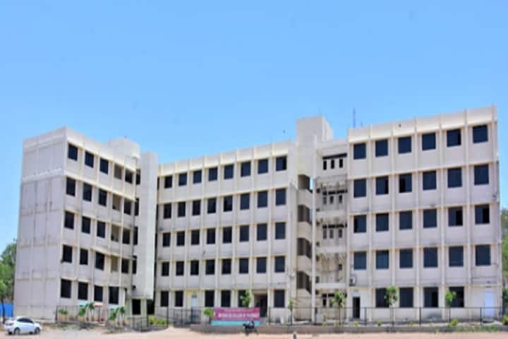 Dnyanvilas College of Pharmacy campus in Pune, Maharashtra, India — photo 1