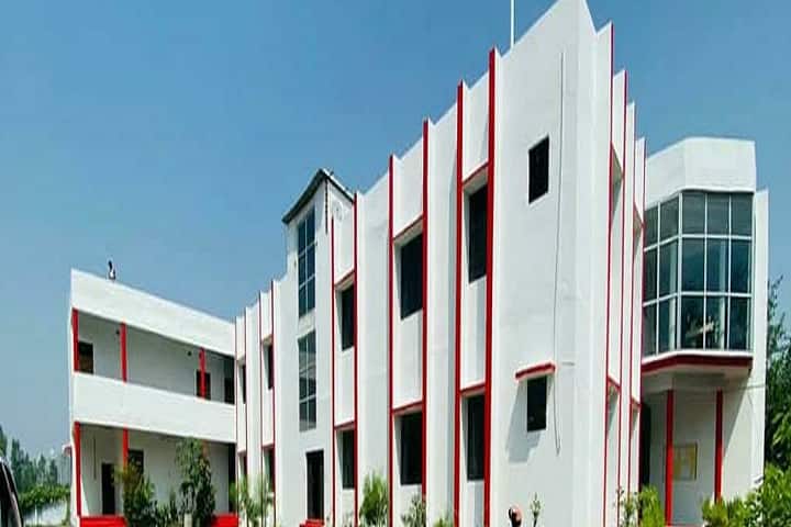 Lucknow Law College campus in Lucknow, Uttar Pradesh, India — photo 1