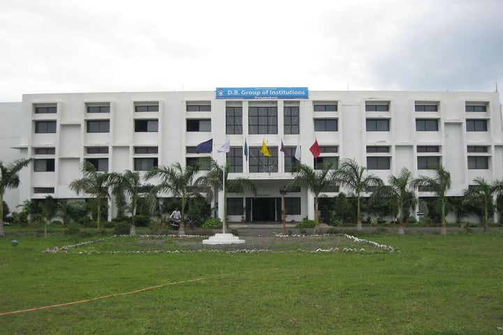 Dinesh Bembade College of Pharmacy campus in Latur, Maharashtra, India — photo 1