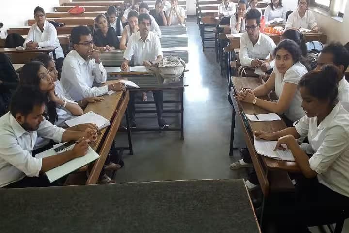 Nari Gursahani Law College campus in Ulhasnagar, Maharashtra, India — photo 3