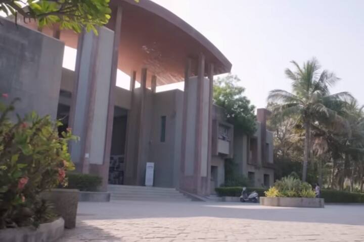 School of Management campus in Rajkot, Gujarat, India — photo 2
