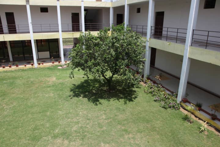 Institute of Architecture and Town Planning campus in Bargadi Magath, Uttar Pradesh, India — photo 3