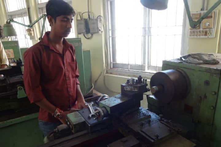Government Polytechnic campus in Himmatnagar, Gujarat, India — photo 6