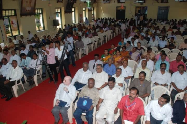 Pachaiyappa's College campus in Chennai, Tamil Nadu, India — photo 1