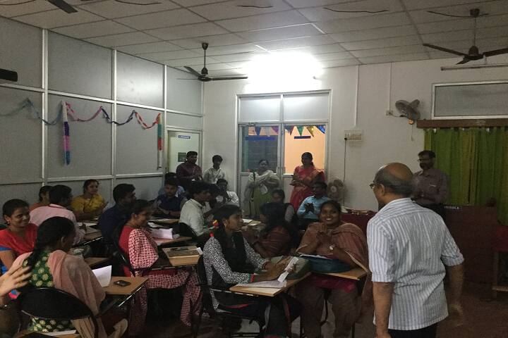Pachaiyappa's College campus in Chennai, Tamil Nadu, India — photo 4