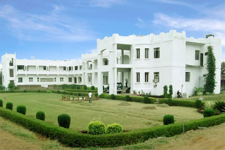 Mahatma Gandhi College of Law campus in Gwalior, Madhya Pradesh, India — photo 1