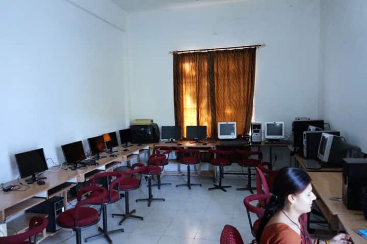 Mahatma Gandhi College of Law campus in Gwalior, Madhya Pradesh, India — photo 4