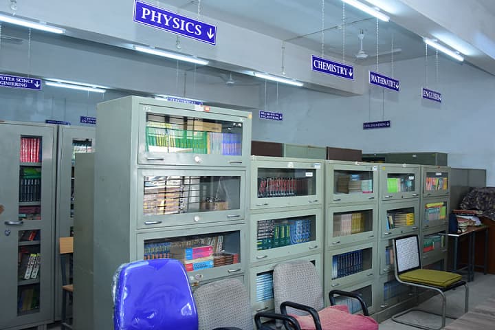 Ujjain Polytechnic College campus in Ujjain, Madhya Pradesh, India — photo 4