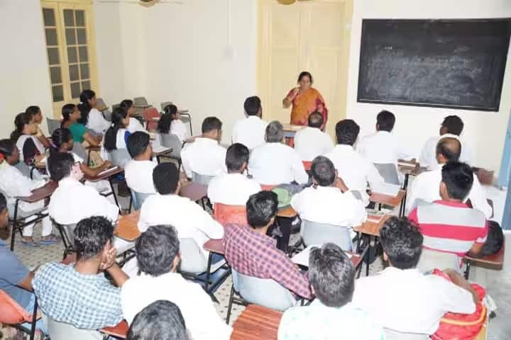 MRVRGR Law College campus in Vizianagaram, Andhra Pradesh, India — photo 2