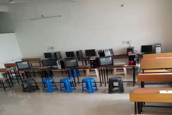 Mother Teresa Law College campus in Jabalpur, Madhya Pradesh, India — photo 3