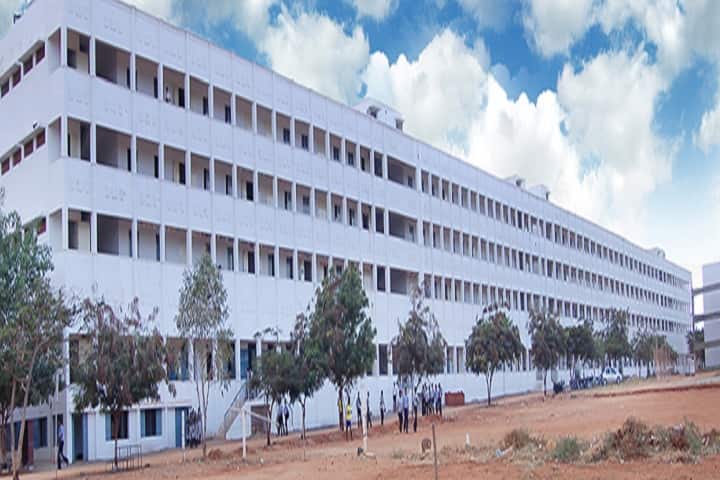 Theni Kammavar Sangam Polytechnic College campus in Theni, Tamil Nadu, India — photo 1