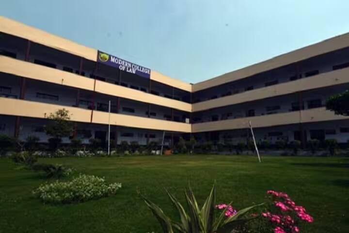 Modern College of Law campus in Ghaziabad, Uttar Pradesh, India — photo 2