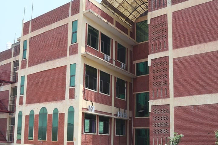 Delhi Institute of Sciences and Technology campus in New Delhi, Delhi, India — photo 1