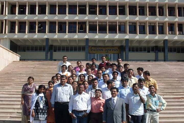 Maneklal Nanavati Law College campus in Ahmedabad, Gujarat, India — photo 5