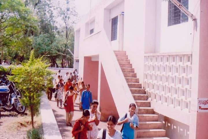 Mahatma Gandhi Vidyamandirs Karmaveer Bhausaheb Hiray Law College campus in Nashik, Maharashtra, India — photo 1