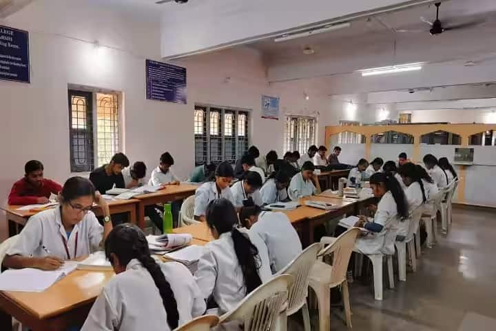 Shri Shivaji Shikshan Prasarak Mandals College of Nursing campus in Barshi, Maharashtra, India — photo 6