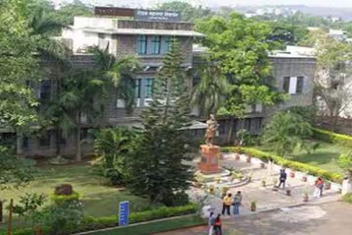 Lokmanya Tilak Law College campus in Pune, Maharashtra, India — photo 1