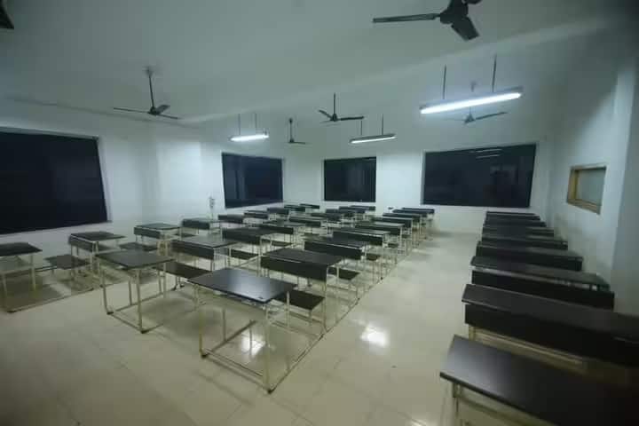 Lokmanya Tilak College of Engineering campus in Navi Mumbai, Maharashtra, India — photo 2