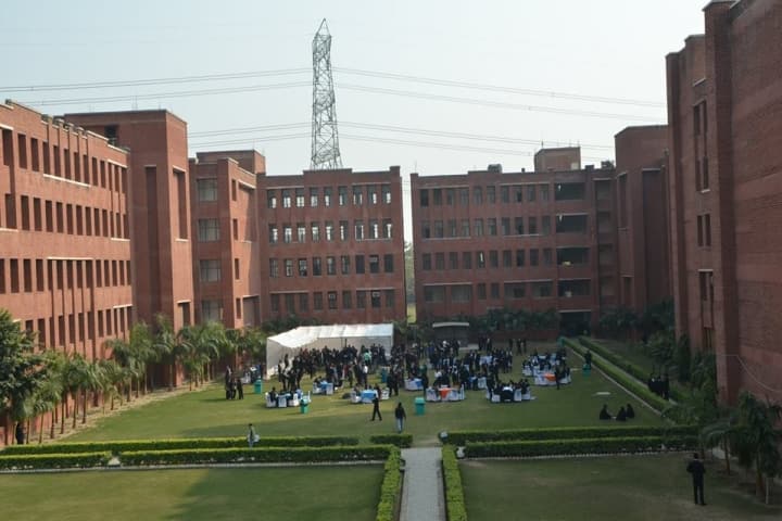 Lloyd Law College campus in Greater Noida, Uttar Pradesh, India — photo 1