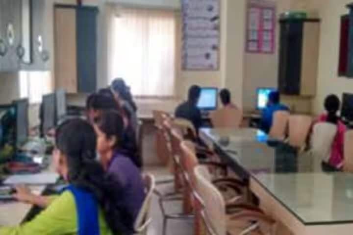 Swami Vivekanand Mahavidyalaya campus in Jhansi, Uttar Pradesh, India — photo 3