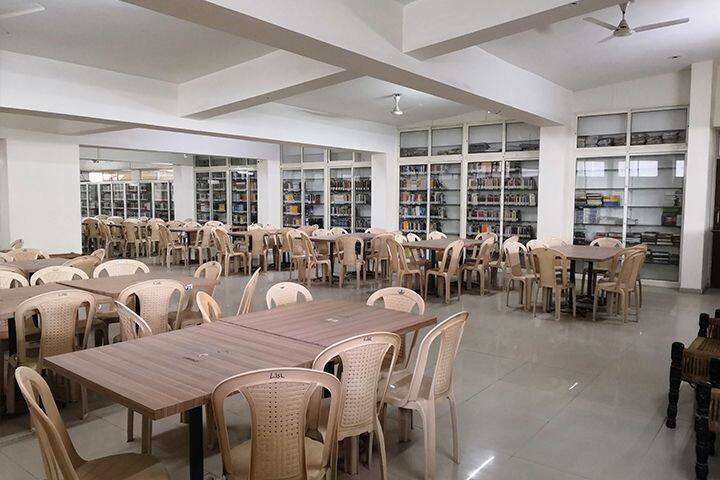 LJ School of Law campus in Ahmedabad, Gujarat, India — photo 5