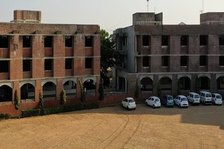 Shankersinh Vaghela Bapu Institute of Science and Commerce campus in Gandhinagar, Gujarat, India — photo 2