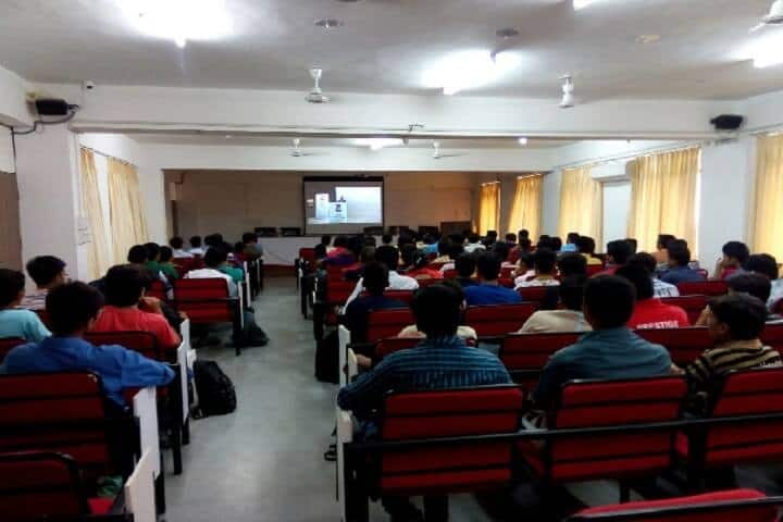 Shankersinh Vaghela Bapu Institute of Science and Commerce campus in Gandhinagar, Gujarat, India — photo 3