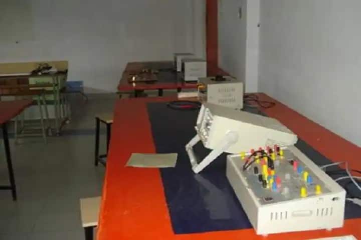 Lingayas Institute of Management and Technology campus in Vijayawada, Andhra Pradesh, India — photo 4
