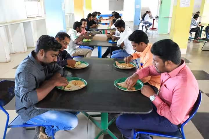 Lingayas Institute of Management and Technology campus in Vijayawada, Andhra Pradesh, India — photo 6