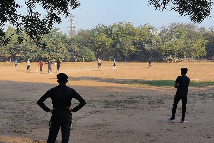 Som-Lalit College of Commerce campus in Ahmedabad, Gujarat, India — photo 5
