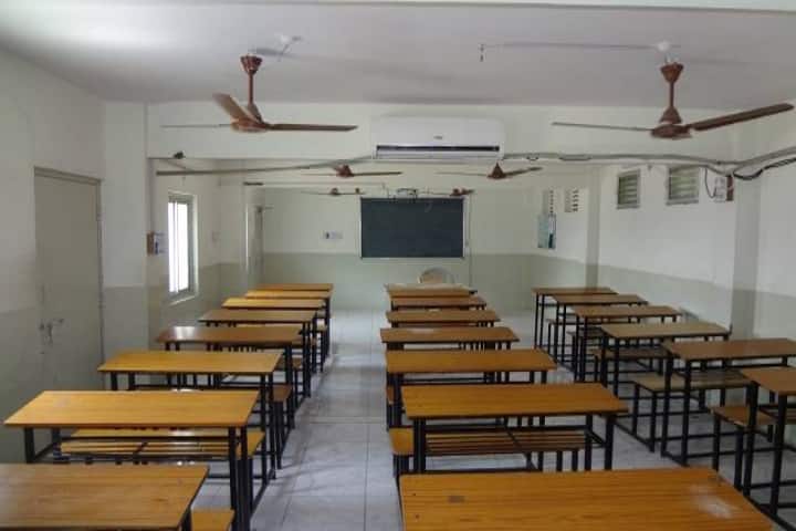 Smt ZS Patel College of Management and Technology campus in Surat, Gujarat, India — photo 2