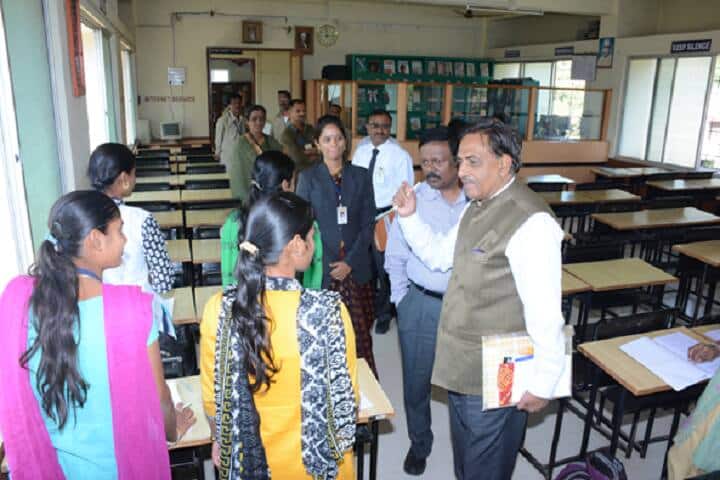 Shikshanmaharshi Dr Bapuji Salunkhe College campus in Miraj, Maharashtra, India — photo 3