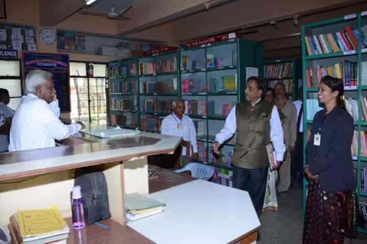 Shikshanmaharshi Dr Bapuji Salunkhe College campus in Miraj, Maharashtra, India — photo 4