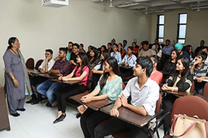 Lala Lajpat Rai College of Law campus in Mumbai, Maharashtra, India — photo 4
