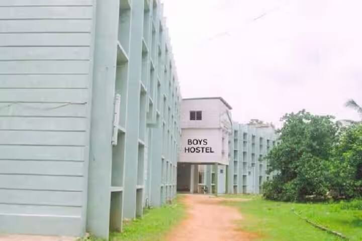 Lenora College of Engineering campus in East Godavari, Andhra Pradesh, India — photo 5