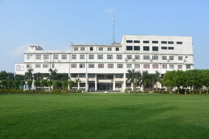 Aryakul College of Pharmacy and Research, Lucknow campus in Muzaffarnagar, Uttar Pradesh, India