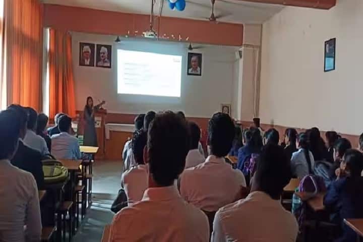 Sangameshwar College campus in Solapur, Maharashtra, India — photo 3
