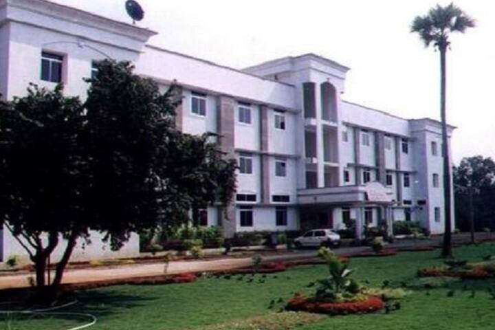 Swarnadhara College of Engineering and Technology campus in West Godavari, Andhra Pradesh, India — photo 1