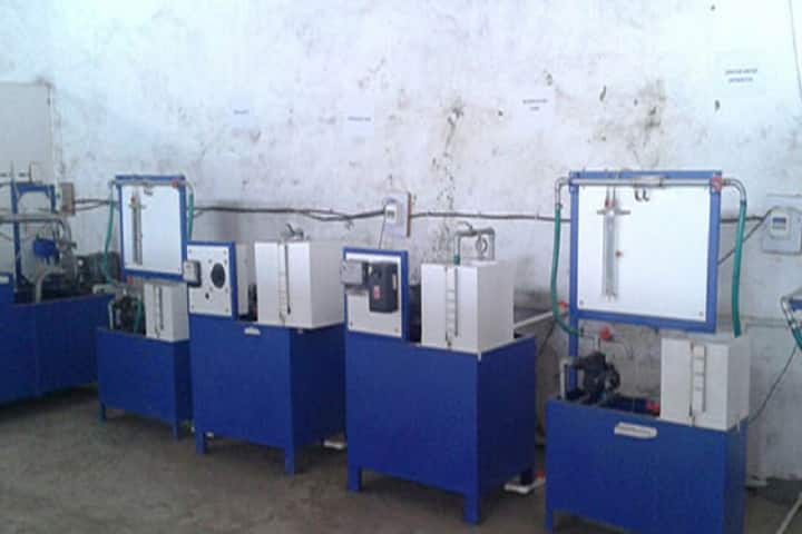 Sou Shardadevi Pandit Polytechnic Institute campus in Osmanabad, Maharashtra, India — photo 3