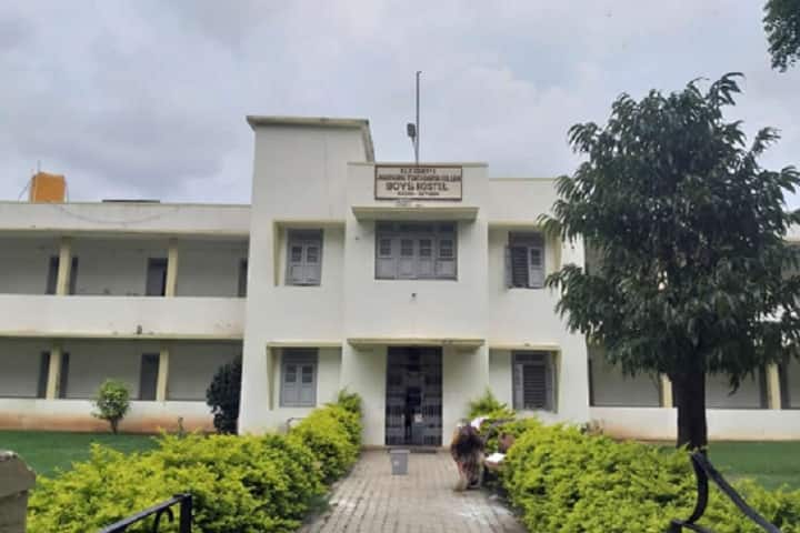KLE Society's SA Manvi Law College campus in Gadag, Karnataka, India — photo 2