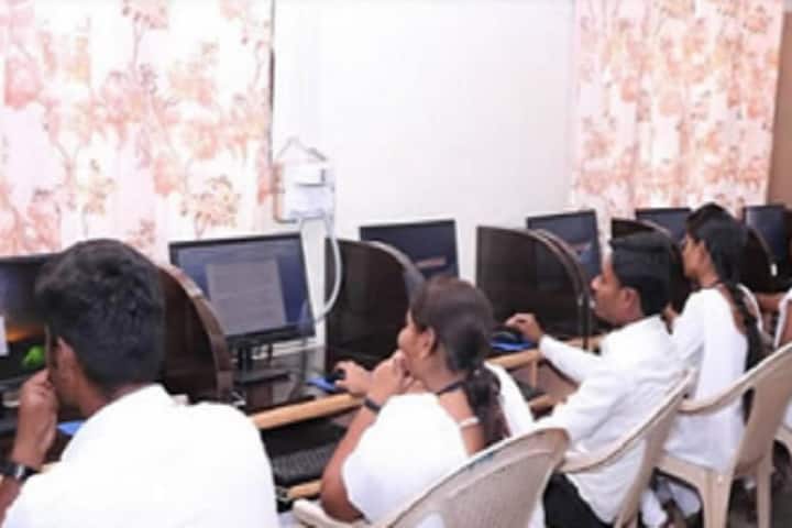 KLE Society's SA Manvi Law College campus in Gadag, Karnataka, India — photo 3