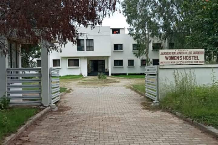 KLE Society's SA Manvi Law College campus in Gadag, Karnataka, India — photo 4