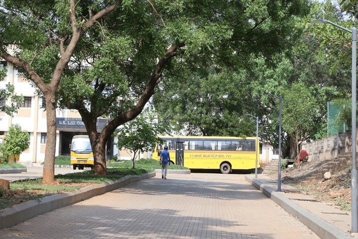 KLE Society's Gurusiddappa Kotambri Law College campus in Hubli, Karnataka, India — photo 2
