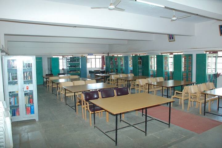 KLE Society's Gurusiddappa Kotambri Law College campus in Hubli, Karnataka, India — photo 4