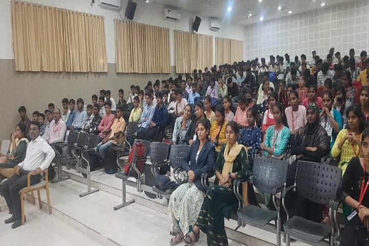 KLE Society's BV Bellad Law College campus in Belgaum, Karnataka, India — photo 2