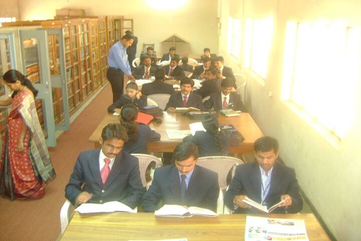 KLE Society's BV Bellad Law College campus in Belgaum, Karnataka, India — photo 5