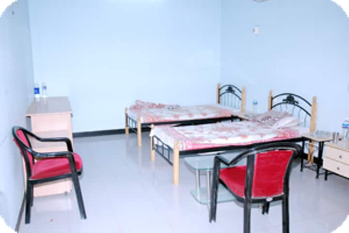 KCE Society's SS Maniyar Law College campus in Jalgaon, Maharashtra, India — photo 3