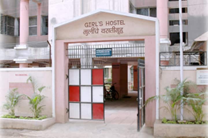 KCE Society's SS Maniyar Law College campus in Jalgaon, Maharashtra, India — photo 4