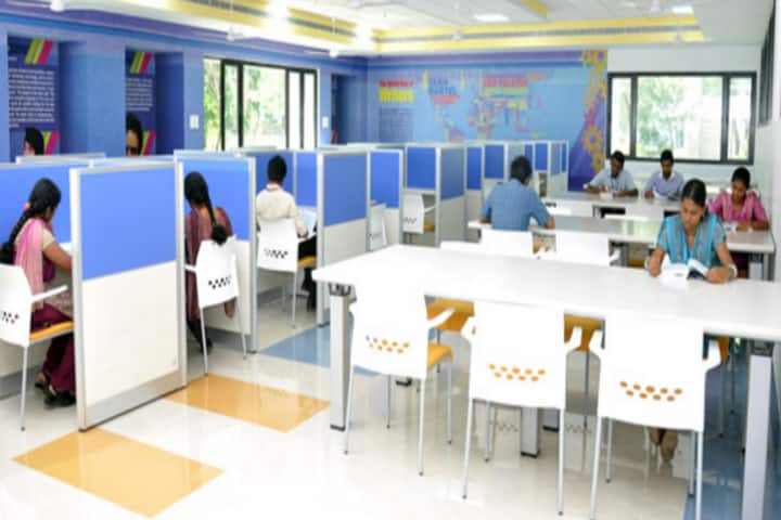 Kishori Lal Mahadeyi Vidhi Mahavidyalaya campus in Allahabad, Uttar Pradesh, India — photo 4